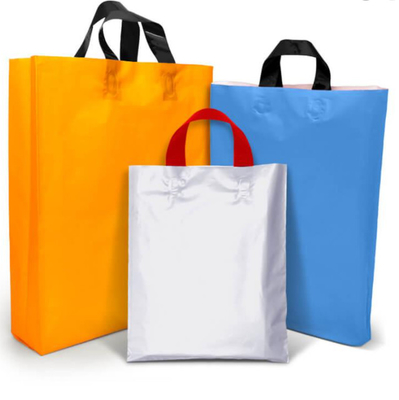 पीवीसी प्लास्टिक उपहार बैग 100% वर्जिन सामग्री लोगो मुद्रण सॉफ्ट लूप बैग